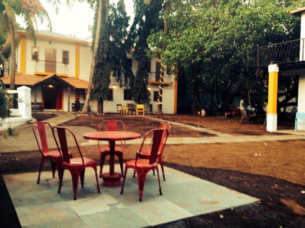 Red Door Hostel أنجونا المظهر الخارجي الصورة