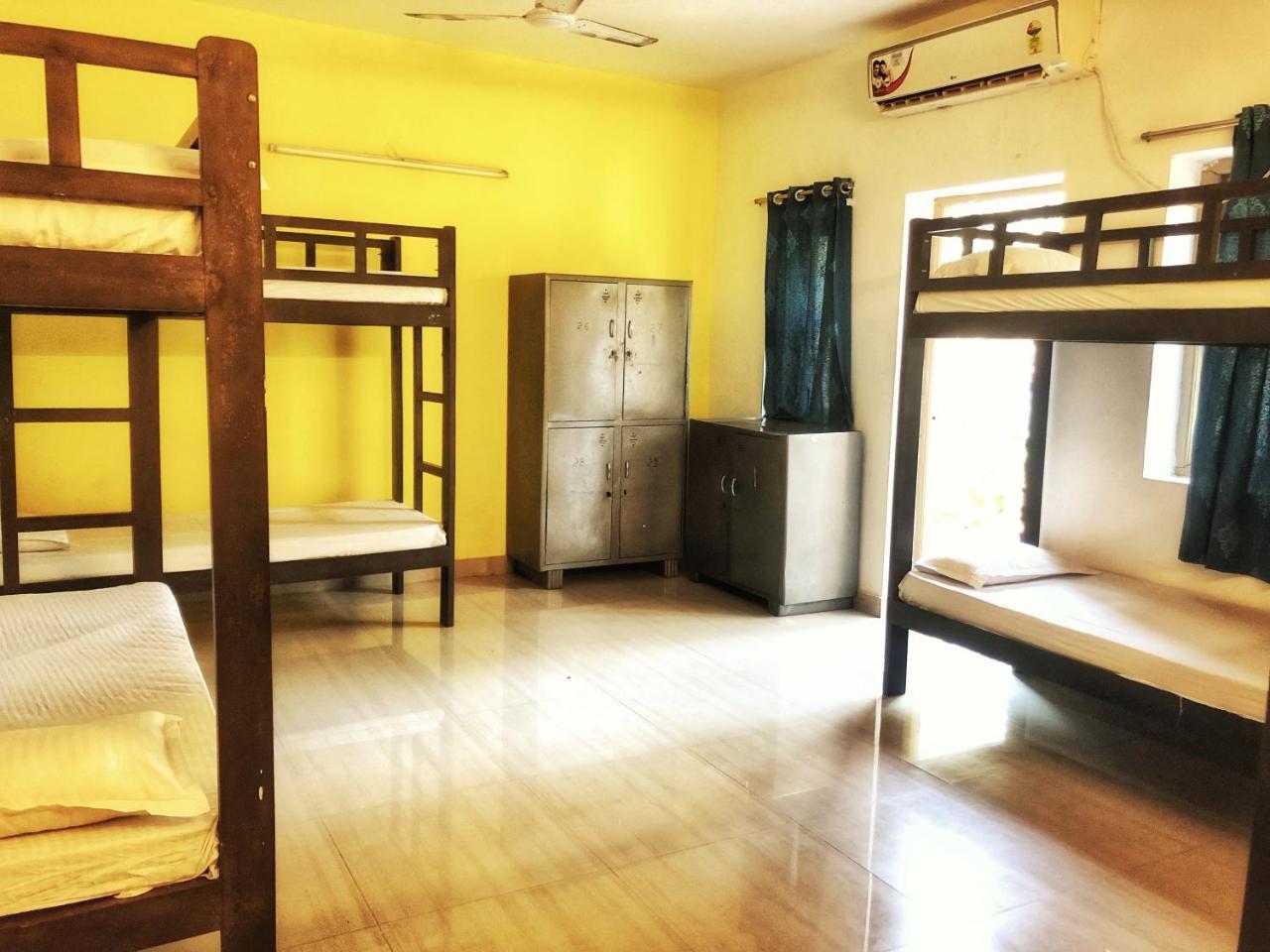 Red Door Hostel أنجونا المظهر الخارجي الصورة