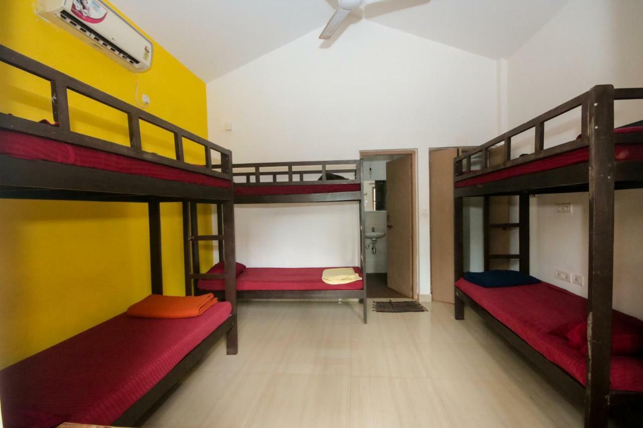 Red Door Hostel أنجونا المظهر الخارجي الصورة