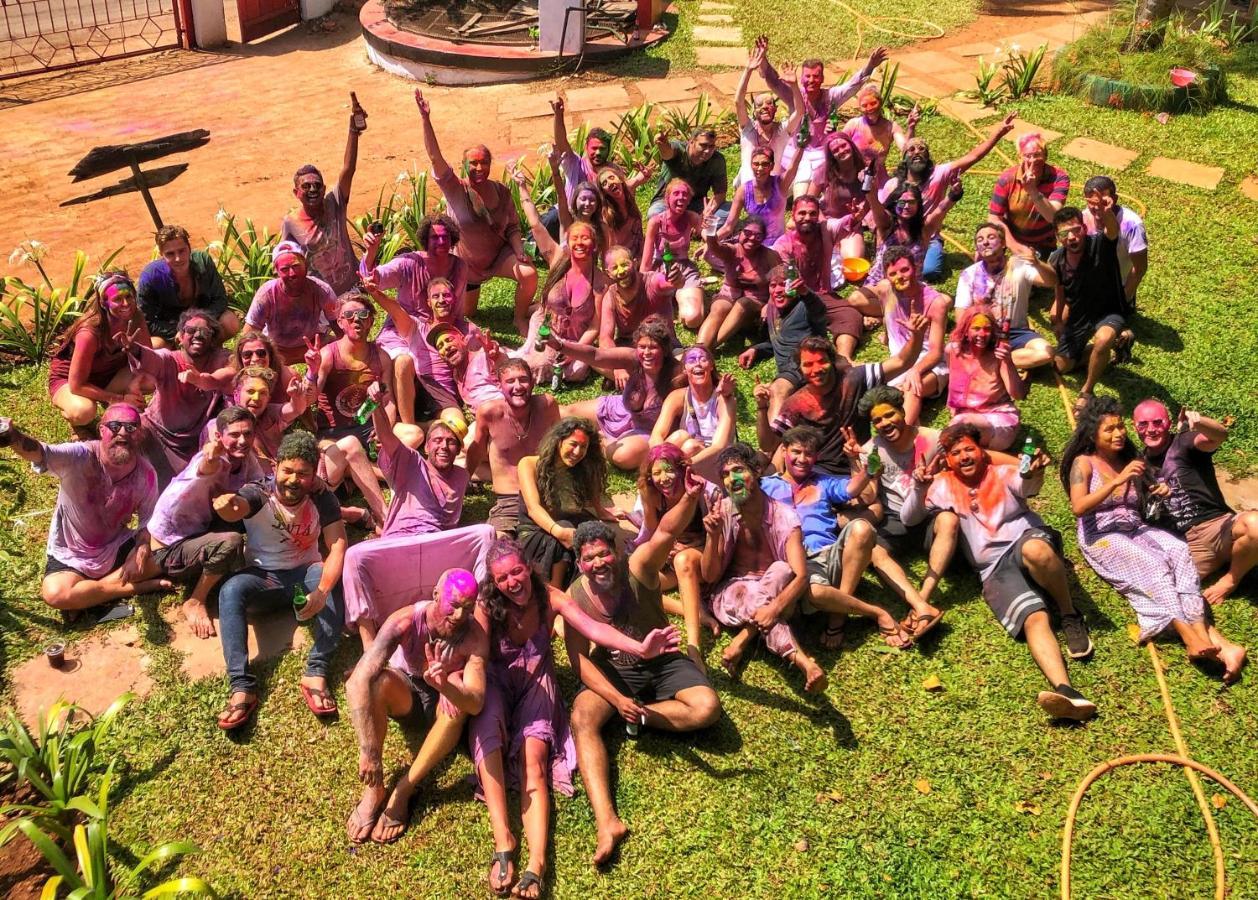 Red Door Hostel أنجونا المظهر الخارجي الصورة